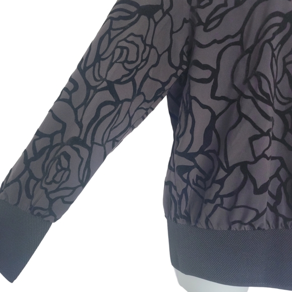 FABLETICS Womens Lola Back At It Floral Long Sleeve Cutout Pullover Top. - Picture 6 of 11